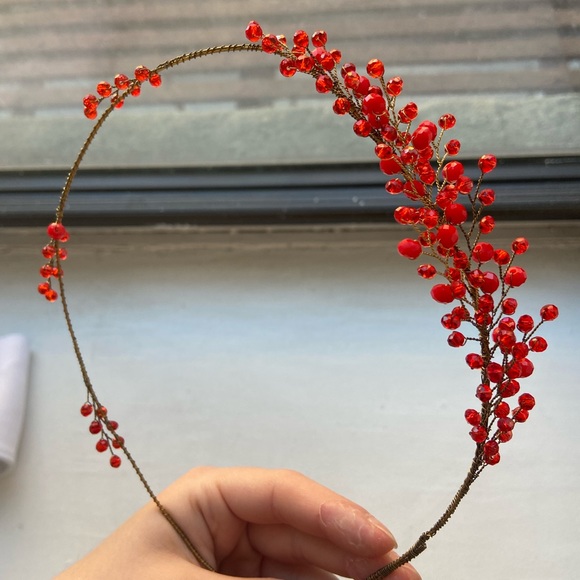 Accessories - BEAUTIFUL HEADPIECE - NEW never worn - Wreath, beads, headband